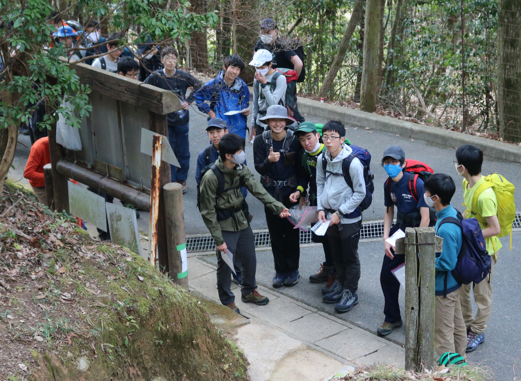 登山口