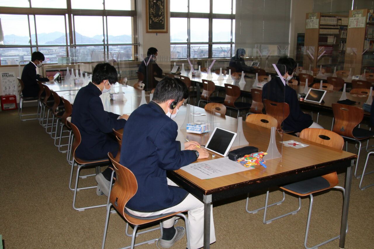 図書委員会 アーサー ビナードさんのお話 広島学院中学校 高等学校